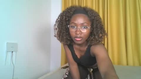 Snapshot of _cutestephanie chatting on 09/21/25, 02:24 STEPH online show from 09/21/25, 02:24