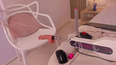 Dakota online show from 03/11/25, 01:16