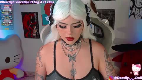 Snapshot of _deadly_doll chatting on 12/13/24, 11:39 online show from 12/13/24, 11:39