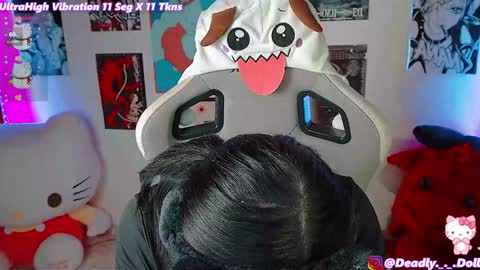 Snapshot of _deadly_doll chatting on 12/17/24, 11:27 online show from 12/17/24, 11:27