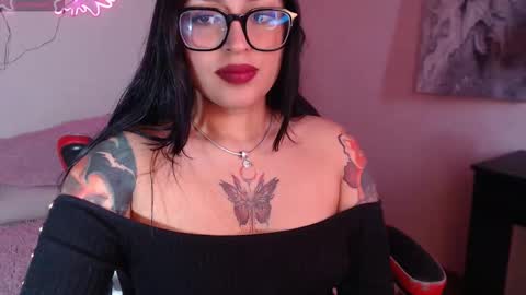Snapshot of _dennise chatting on 09/13/25, 05:02 _dennise online show from 09/13/25, 05:02