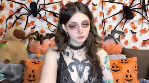 Kate online show from 10/11/25, 06:06
