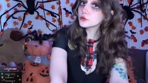 Kate online show from 10/25/25, 05:48