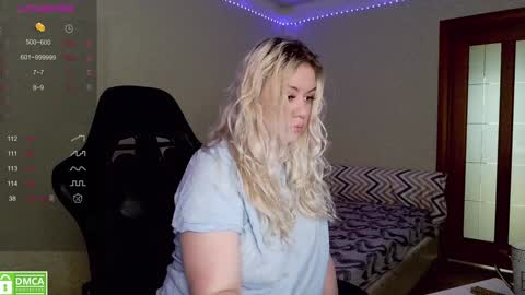 Snapshot of _elven_dreams__ chatting on 01/09/25, 06:15 chloue and Gretta online show from 01/09/25, 06:15