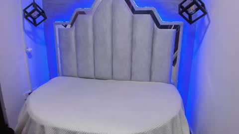 Emily  online show from 09/11/25, 11:21