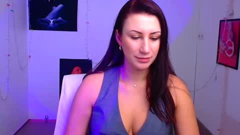 Emma online show from 12/20/24, 12:49