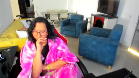 Snapshot of _emma_loyd_ chatting on 01/28/25, 08:47 Emma online show from 01/28/25, 08:47