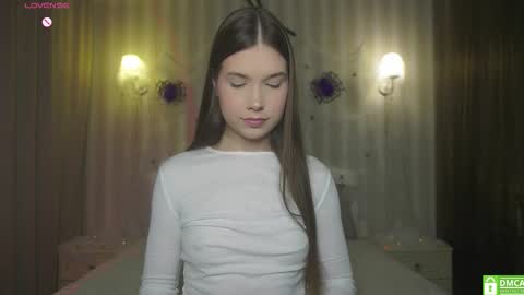 Snapshot of _eva_lee chatting on 11/06/25, 07:59 Alice online show from 11/06/25, 07:59