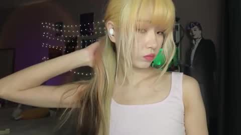 EveEva online show from 11/23/25, 01:16