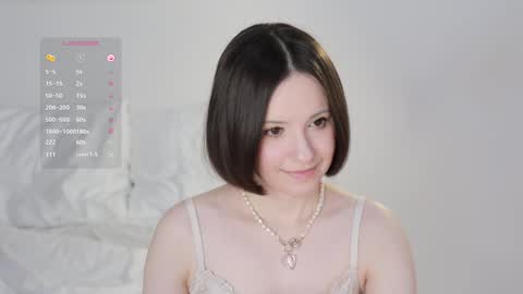 Snapshot of _female_essence_ chatting on 02/06/25, 11:54 Essie online show from 02/06/25, 11:54