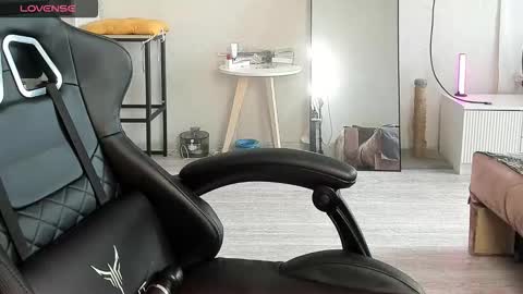 Alis online show from 11/20/25, 08:14