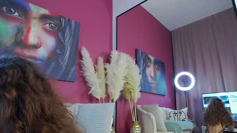 Mia online show from 11/12/25, 04:13