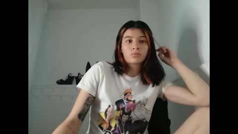 Mia-foster online show from 01/28/25, 10:45