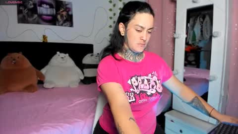 LEEP  online show from 10/27/25, 01:42