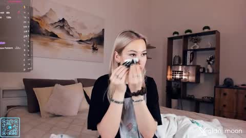 Rina online show from 10/22/25, 11:15