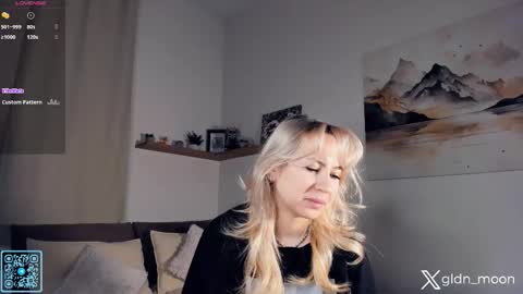 Rina online show from 11/22/25, 08:08