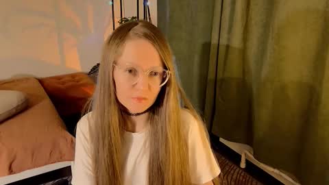 Snapshot of _goldilocks__ chatting on 10/11/25, 03:43 _goldilocks__ online show from 10/11/25, 03:43