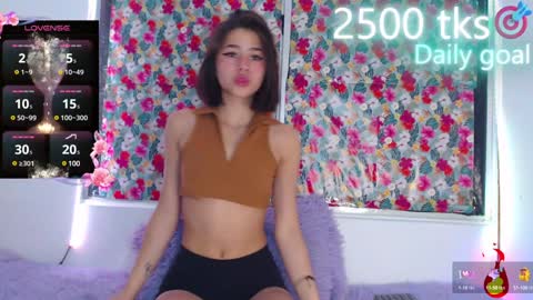 Snapshot of _gwen__ chatting on 02/05/25, 05:20 Gwen online show from 02/05/25, 05:20