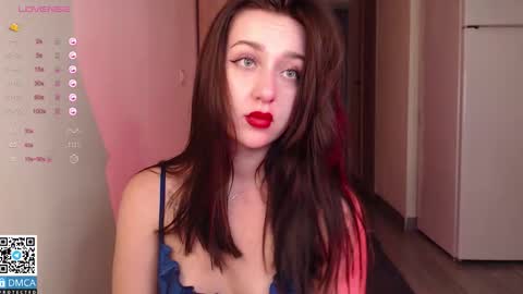 Snapshot of _halllseyyy_ chatting on 09/17/25, 05:58 Hi everybody my name is Halsey online show from 09/17/25, 05:58