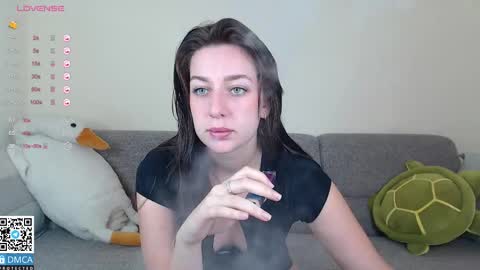 Snapshot of _halllseyyy_ chatting on 09/18/25, 09:33 Hi everybody my name is Halsey online show from 09/18/25, 09:33
