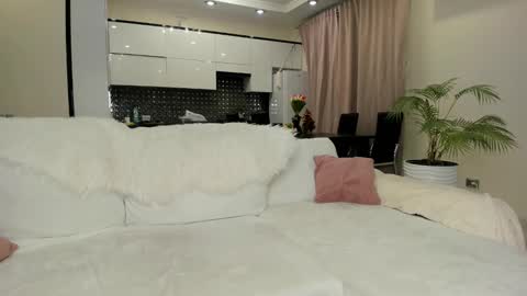 Snapshot of _heaven_ishere_ chatting on 01/29/25, 11:41 Julia online show from 01/29/25, 11:41