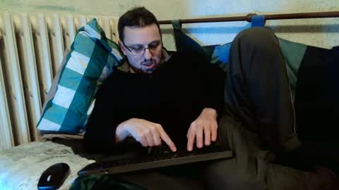 Snapshot of _horny___boy_ chatting on 12/04/24, 10:51 Manuel online show from 12/04/24, 10:51