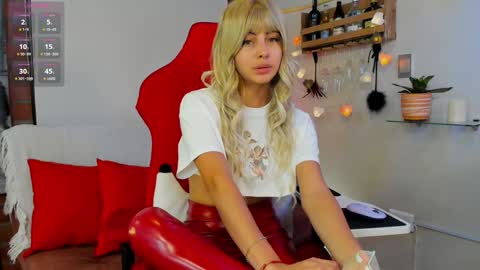 _hottie__ online show from 01/07/25, 09:25