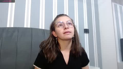 Snapshot of _isaabellaa chatting on 12/18/24, 11:34 Isa online show from 12/18/24, 11:34
