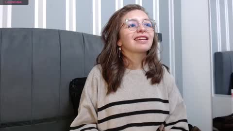 Snapshot of _isaabellaa chatting on 12/22/24, 11:44 Isa online show from 12/22/24, 11:44