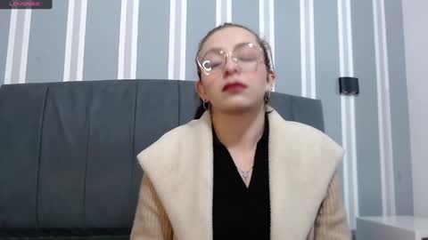 Snapshot of _isaabellaa chatting on 01/03/25, 11:03 Isa online show from 01/03/25, 11:03