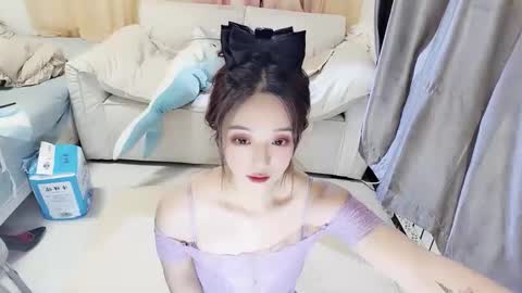 Snapshot of _iuiu_ chatting on 12/22/24, 01:55 UU online show from 12/22/24, 01:55