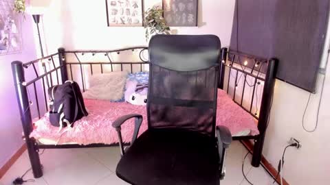 Snapshot of _ivanna11_ chatting on 12/04/24, 01:25 Ivanna online show from 12/04/24, 01:25