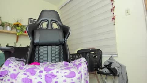 Snapshot of _ivanna11_ chatting on 02/13/25, 09:17 Ivanna online show from 02/13/25, 09:17