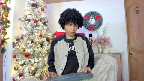 Snapshot of _jaay77 chatting on 12/30/24, 06:16 Jay online show from 12/30/24, 06:16