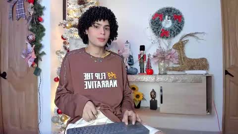 Snapshot of _jaay77 chatting on 01/04/25, 03:50 Jay online show from 01/04/25, 03:50