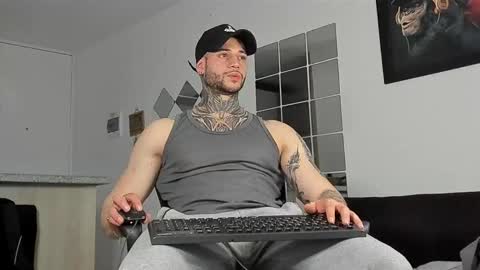 Snapshot of _jamesleandros chatting on 01/19/25, 10:49 jeison online show from 01/19/25, 10:49