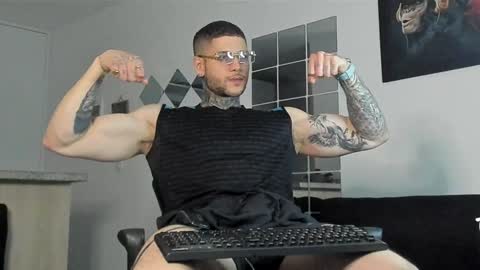 Snapshot of _jamesleandros chatting on 01/26/25, 11:39 jeison online show from 01/26/25, 11:39