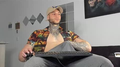 Snapshot of _jamesleandros chatting on 03/08/25, 08:22 jeison online show from 03/08/25, 08:22