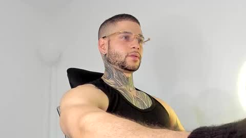 Snapshot of _jamesleandros chatting on 10/02/25, 03:46 jeison online show from 10/02/25, 03:46