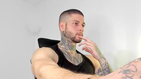 Snapshot of _jamesleandros chatting on 10/03/25, 01:57 jeison online show from 10/03/25, 01:57