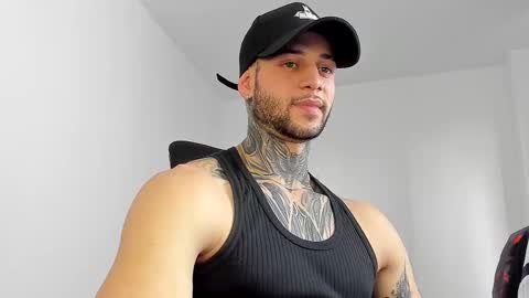 Snapshot of _jamesleandros chatting on 10/04/25, 07:45 jeison online show from 10/04/25, 07:45
