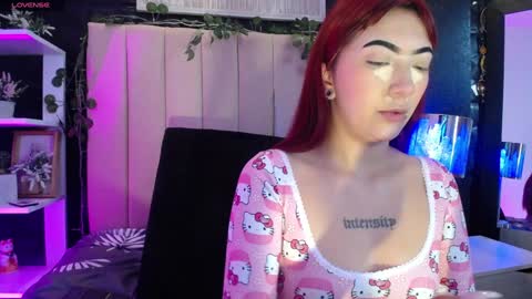 Snapshot of _johana18 chatting on 12/17/24, 01:49 Mia online show from 12/17/24, 01:49