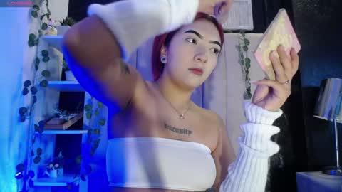 Snapshot of _johana18 chatting on 01/31/25, 01:02 Mia online show from 01/31/25, 01:02