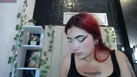 Snapshot of _johana18 chatting on 03/07/25, 01:51 Mia online show from 03/07/25, 01:51