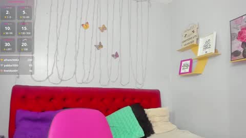 Snapshot of _julieta_love chatting on 12/13/24, 11:50 julieta online show from 12/13/24, 11:50