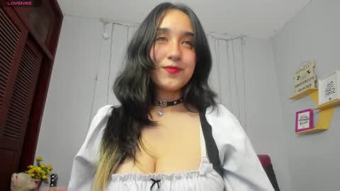 Snapshot of _julieta_love chatting on 01/29/25, 08:46 julieta online show from 01/29/25, 08:46