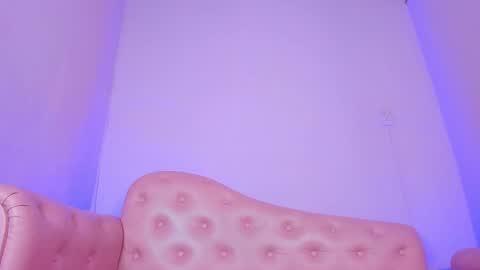 _julisweet_ online show from 10/19/25, 12:50