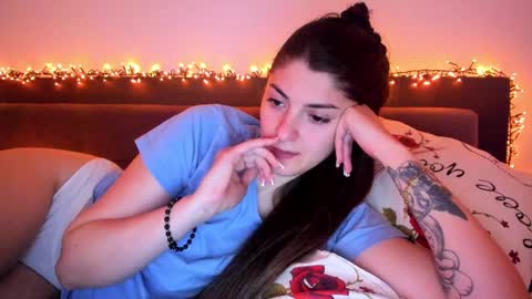 Snapshot of _just_a_simple_girl chatting on 02/26/25, 12:25 _just_a_simple_girl online show from 02/26/25, 12:25