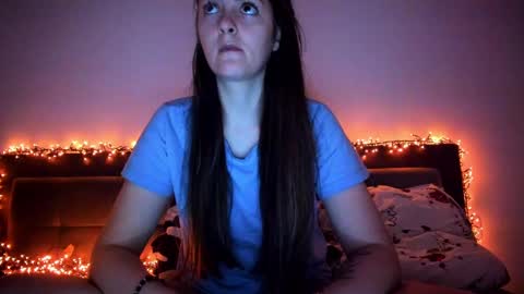 Snapshot of _just_a_simple_girl chatting on 02/26/25, 03:30 _just_a_simple_girl online show from 02/26/25, 03:30