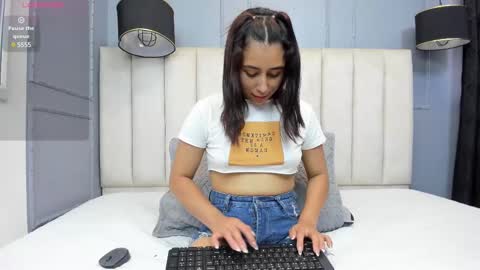 Snapshot of _karla_brunette_ chatting on 03/01/25, 07:26 Amanda online show from 03/01/25, 07:26